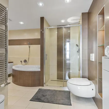 Sky In - With 2 Parking Places *