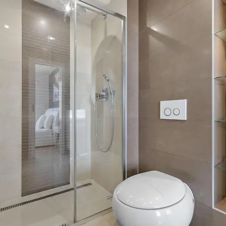 Sky In - With 2 Parking Places *