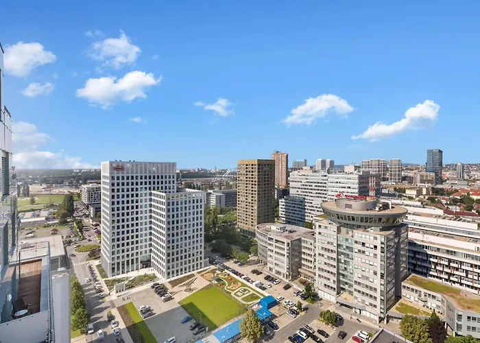 Sky In - With 2 Parking Places Appartamento Bratislava